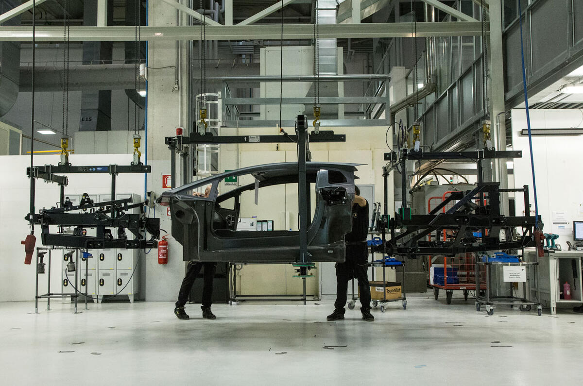 How to repair a crashed Lamborghini Aventador’s carbonfibre monocoque