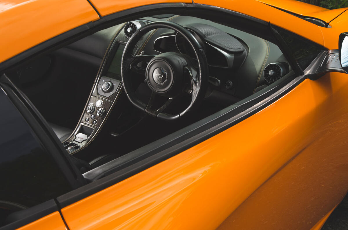 2011 McLaren MP4-12C 2011 McLaren MP4-12C