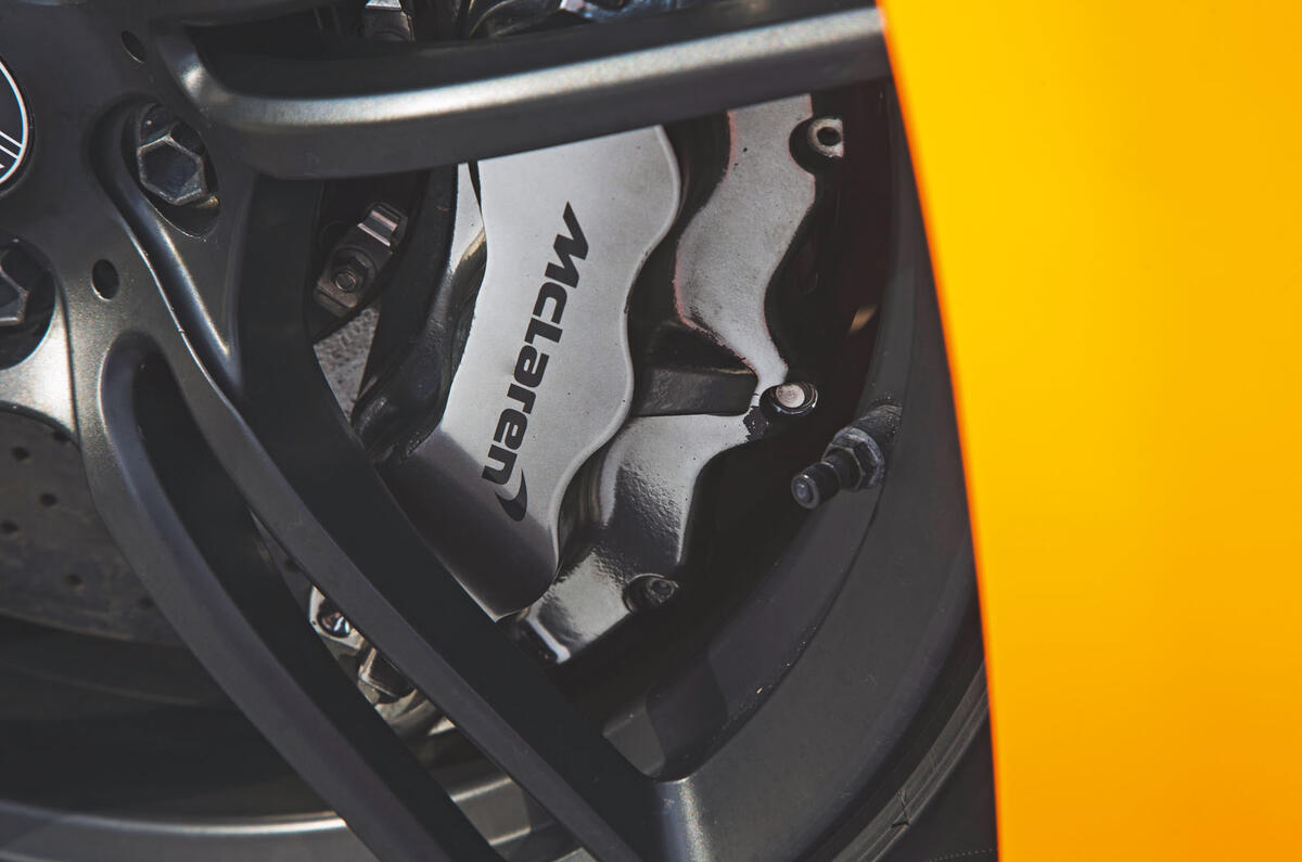 2011 McLaren MP4-12C 2011 McLaren MP4-12C