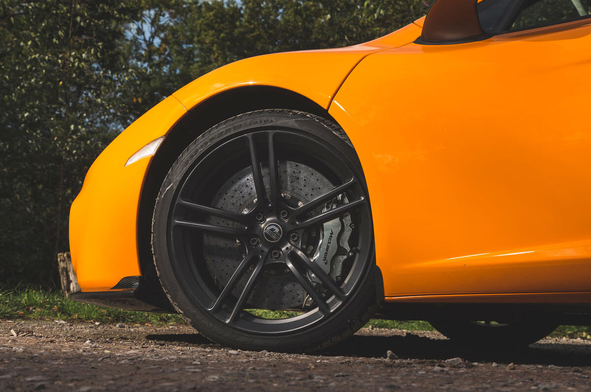 2011 McLaren MP4-12C 2011 McLaren MP4-12C