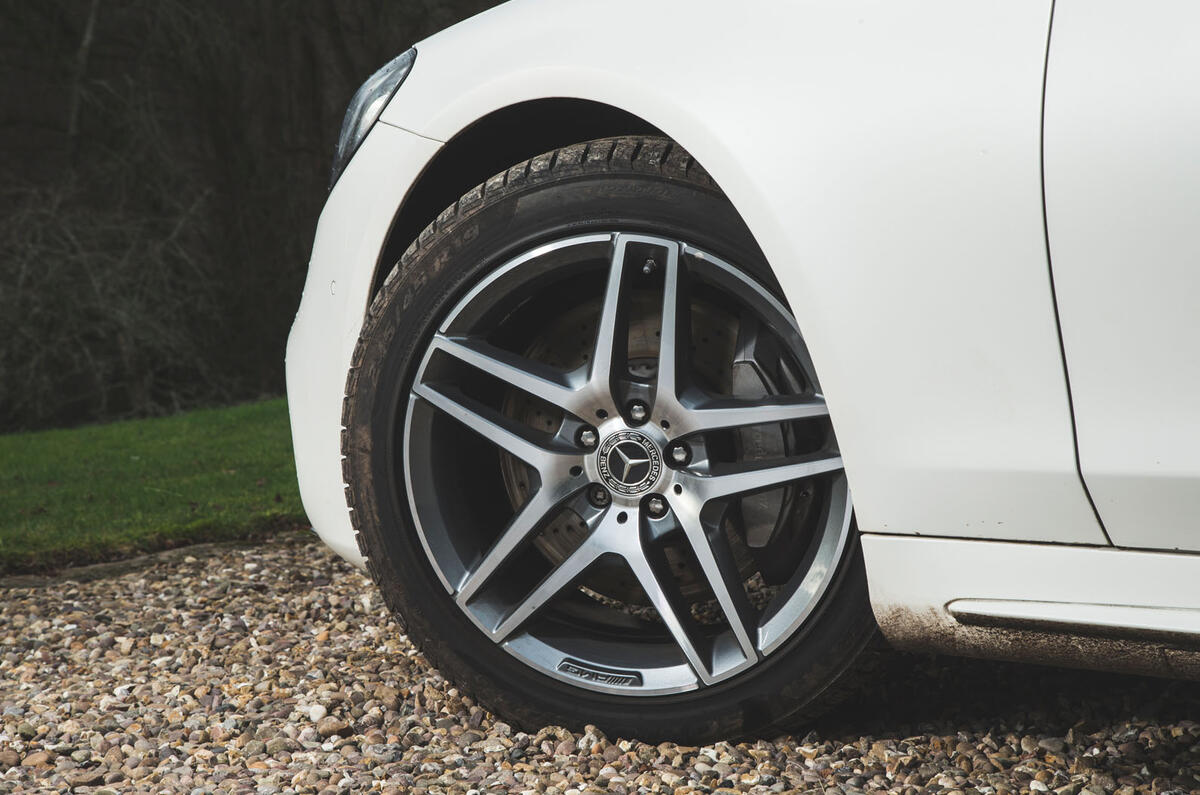 Mercedes-Benz S-Class - wheel