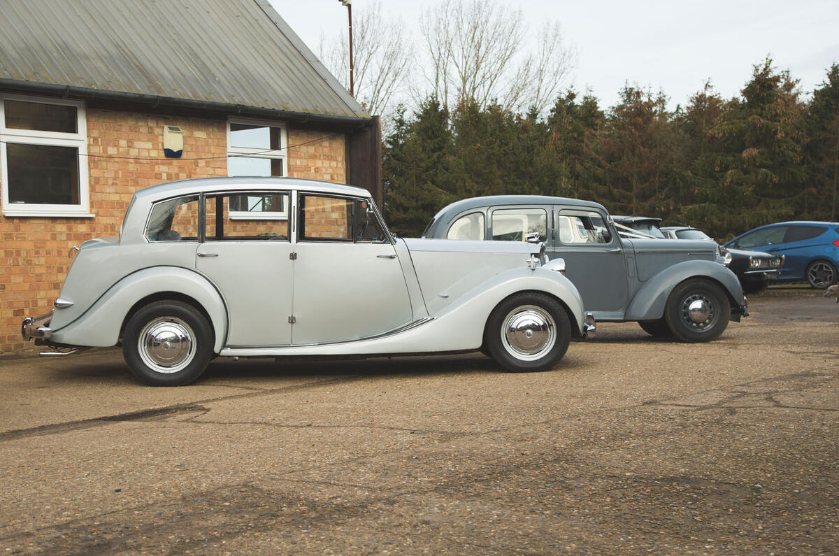 Triumph Renown Hillman Minx