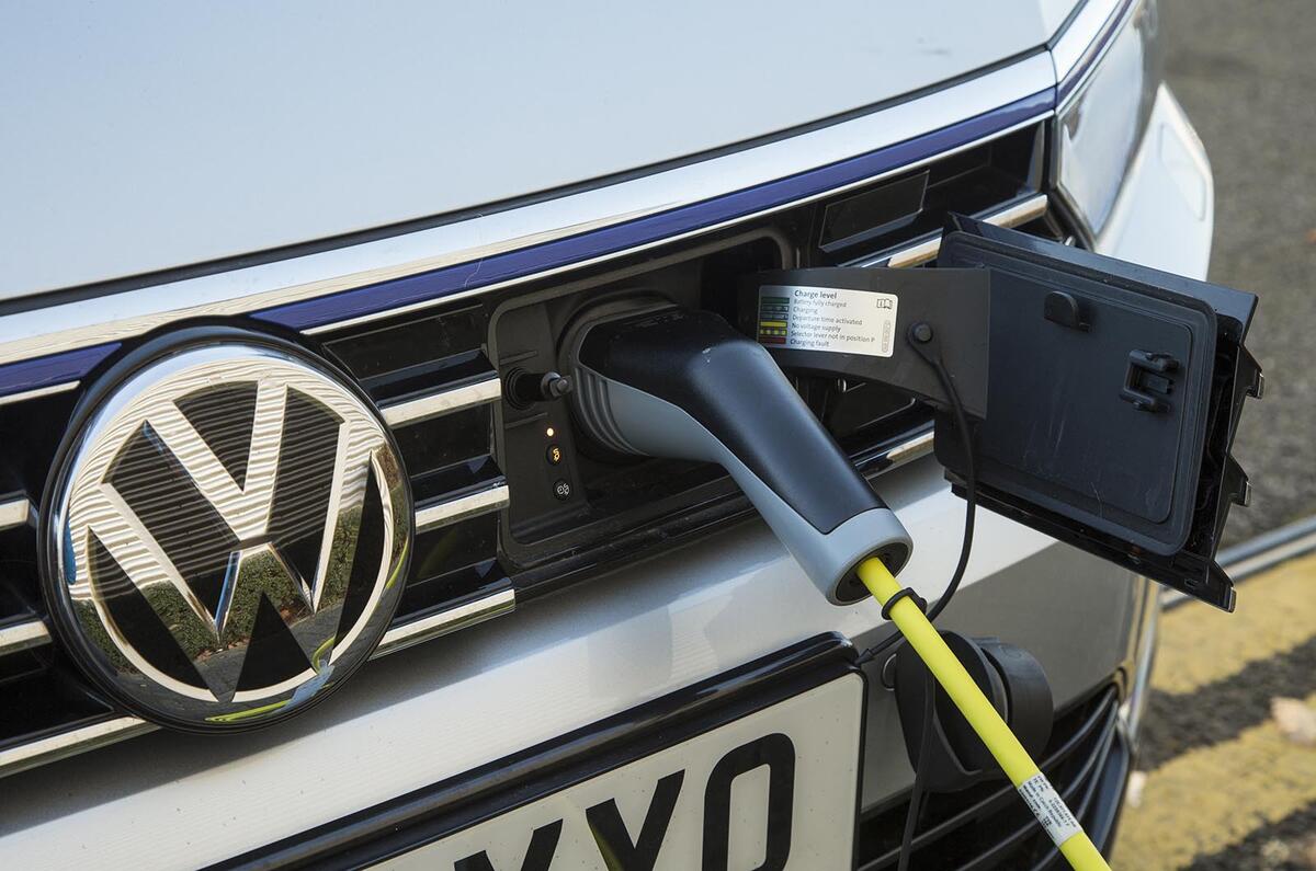 Volkswagen Passat GTE Estate charging
