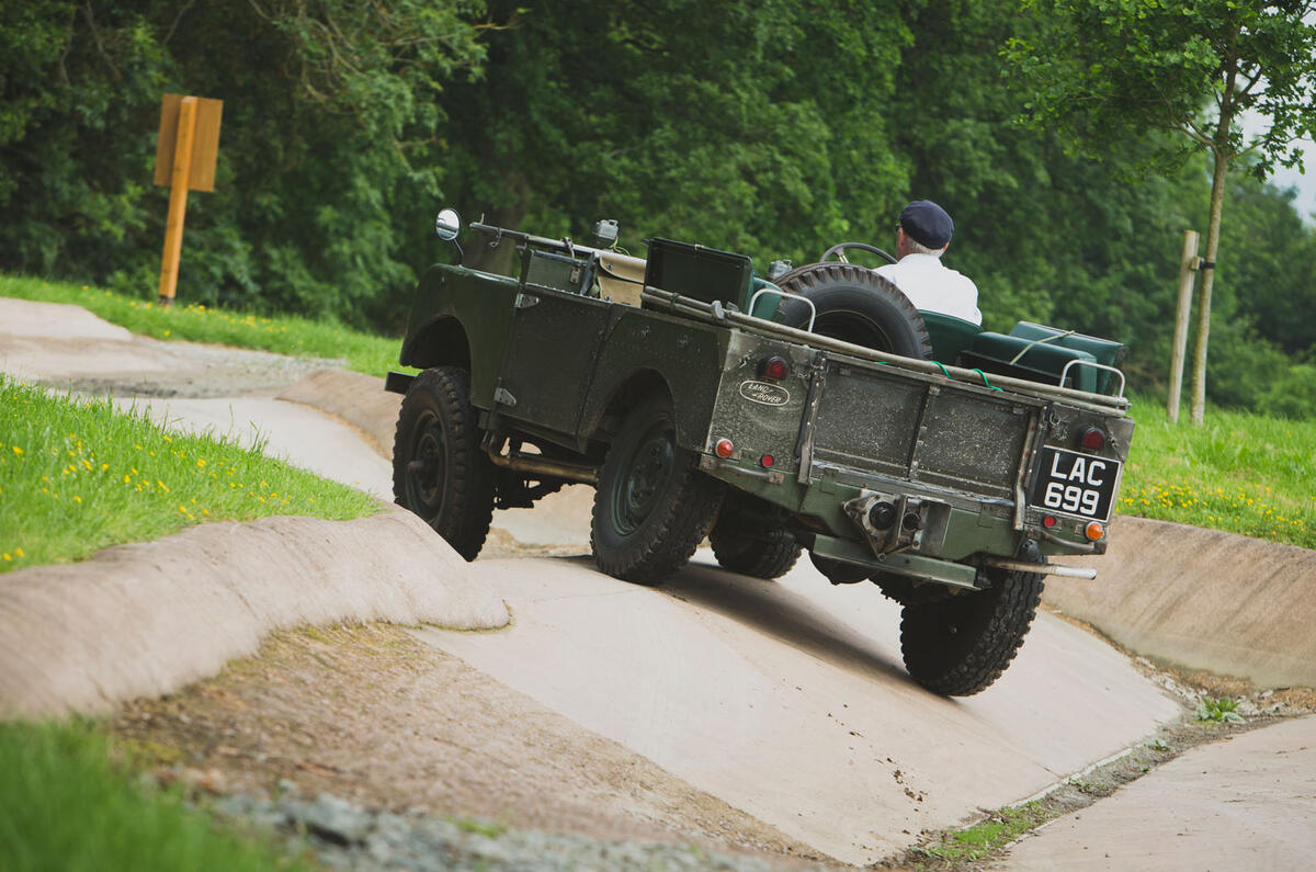 Land Rover Discovery vs Series One