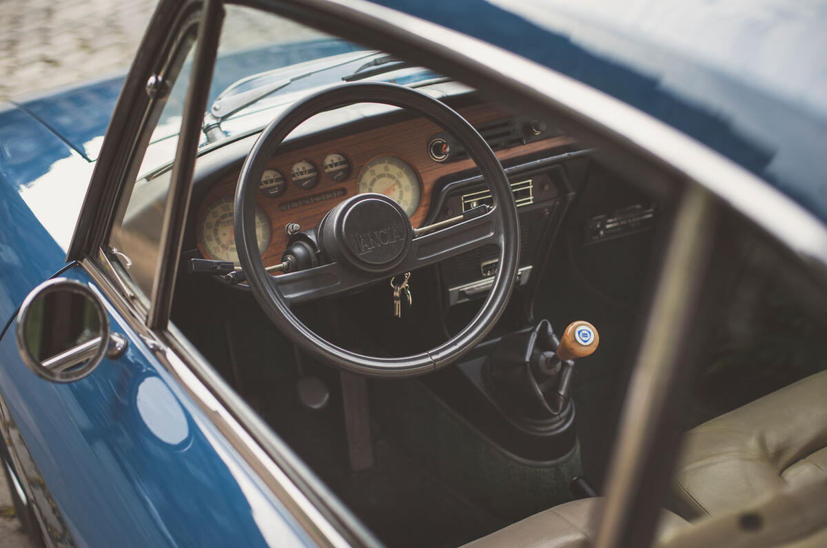 1974 Lancia Fulvia 3 1.3S cabin