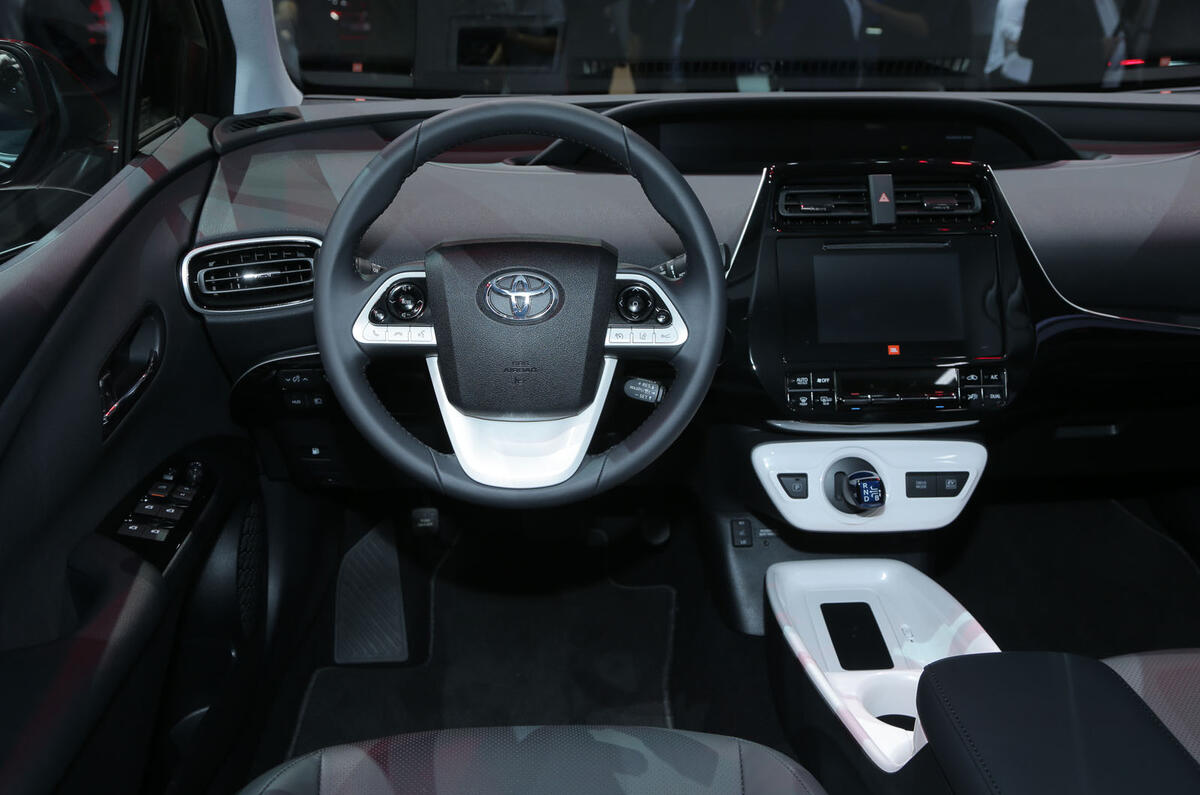 2016 Toyota Prius to cost from £23,295