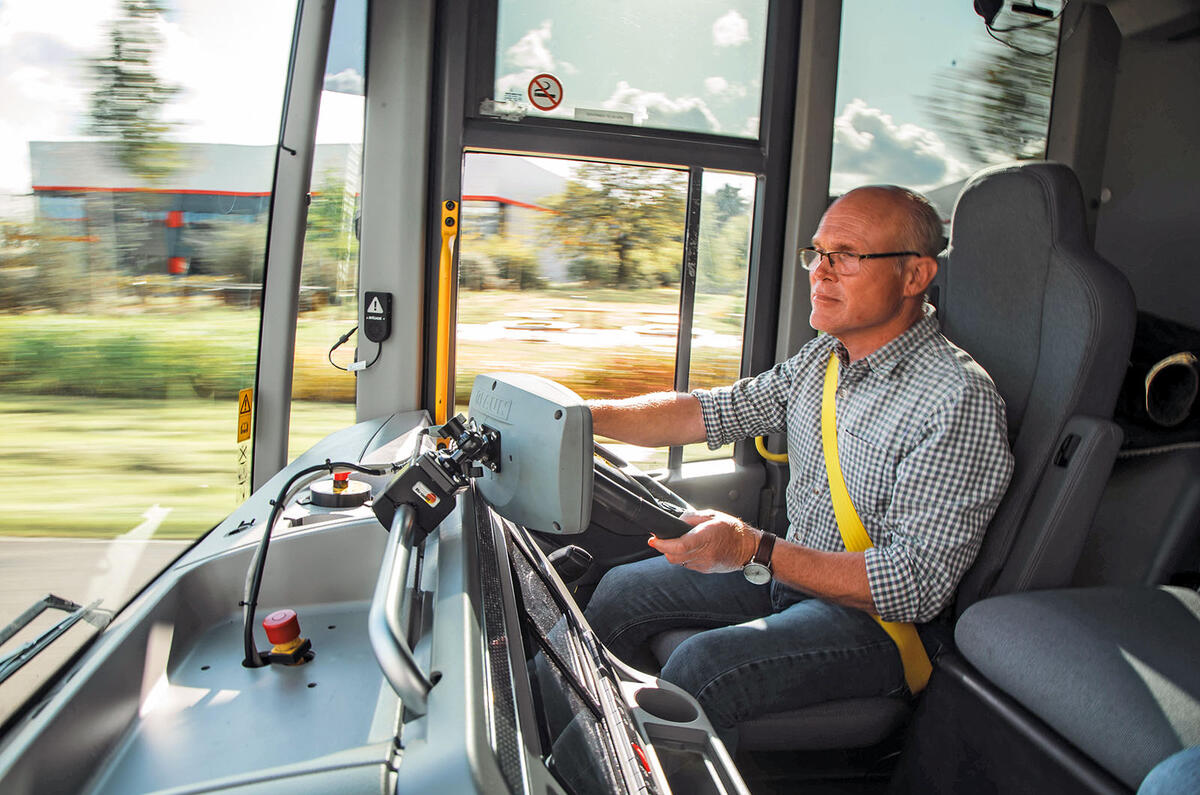 Lunaz bin lorry driving Lunaz bin lorry driving