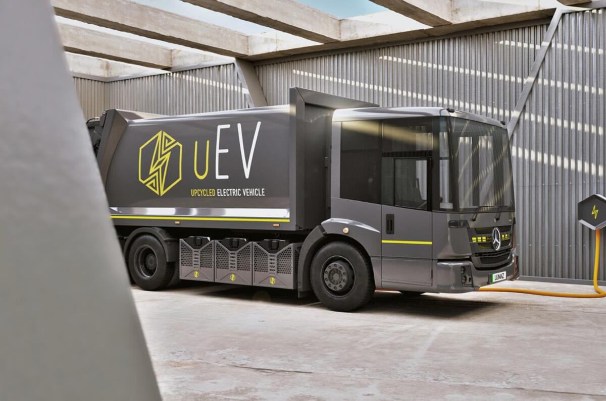 LUNAZ UEV REFUSE TRUCK GARAGE LUNAZ UEV REFUSE TRUCK GARAGE