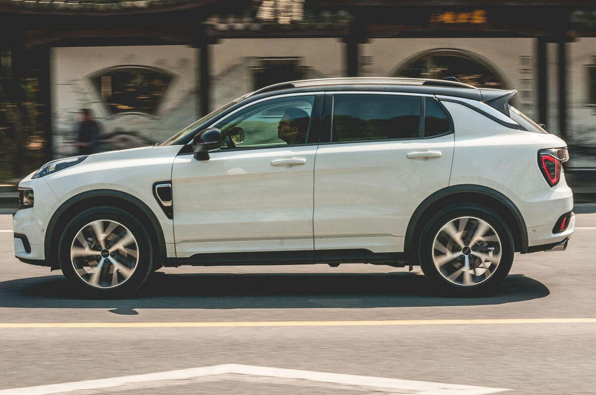 lynk and co 01 2019 fd hero side