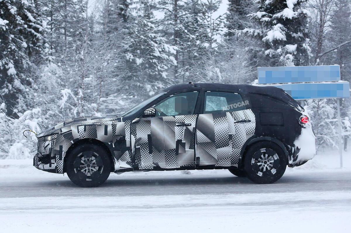 Maserati Levante spy photo