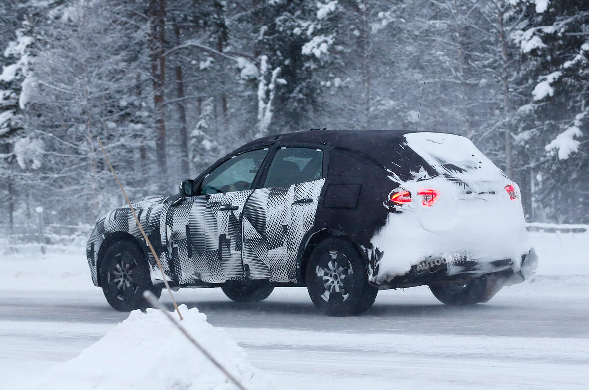 Maserati Levante spy photo