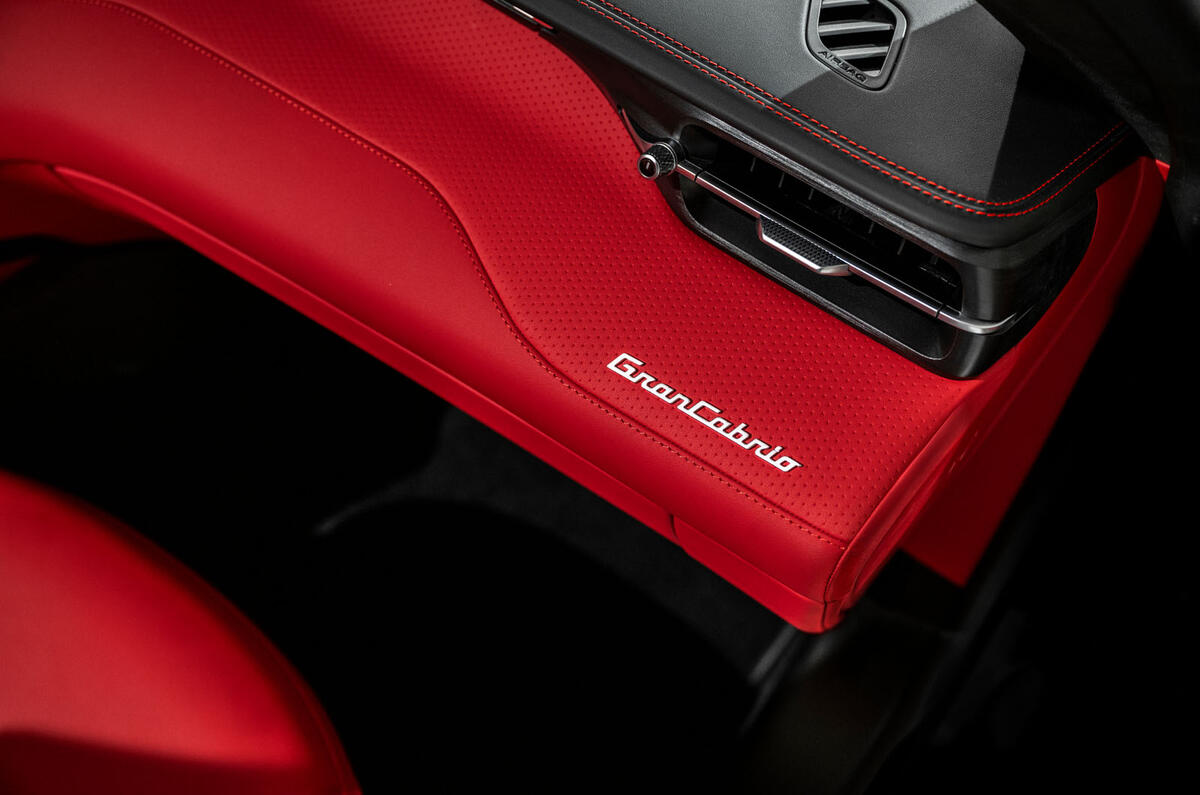 Maserati Grancabrio 2024 dashboard badge