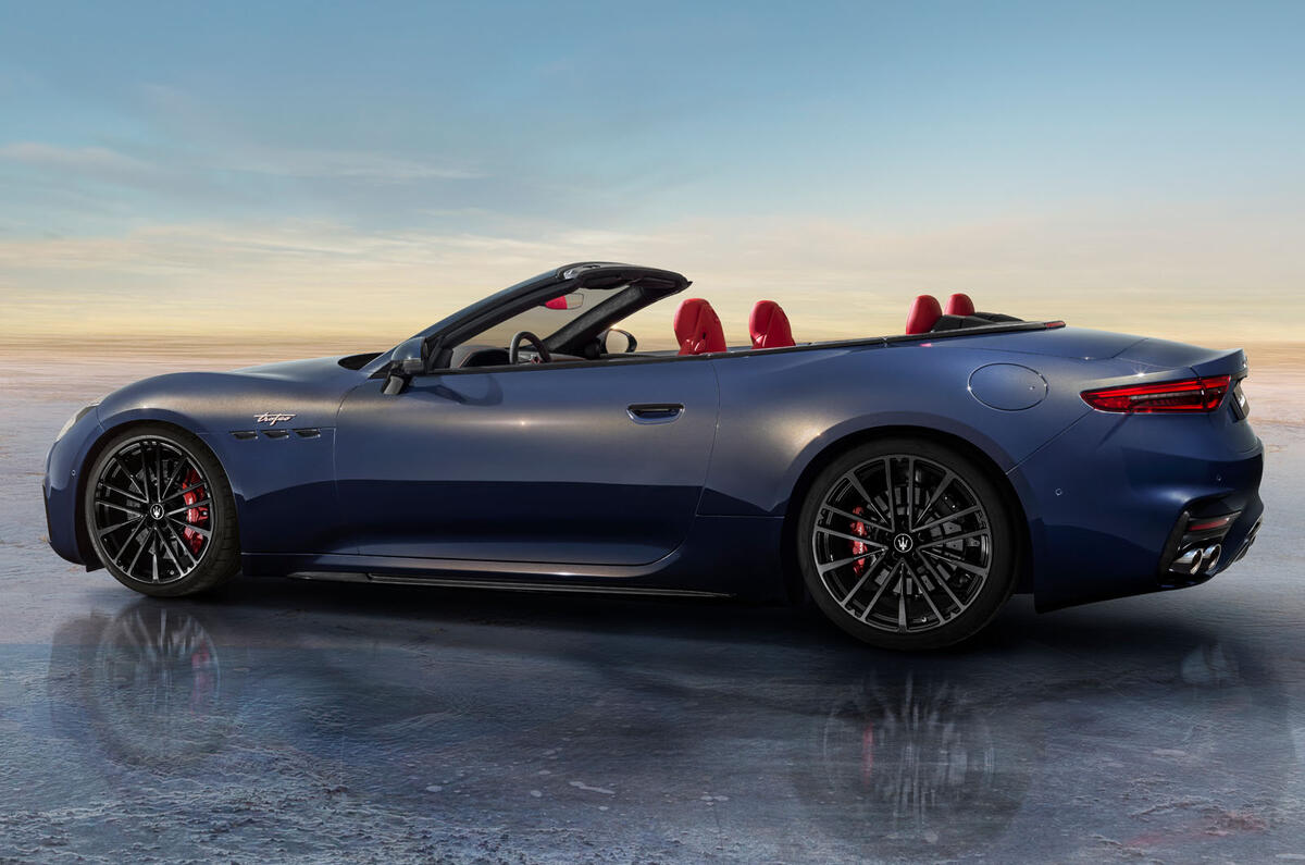 Maserati Grancabrio 2024 side
