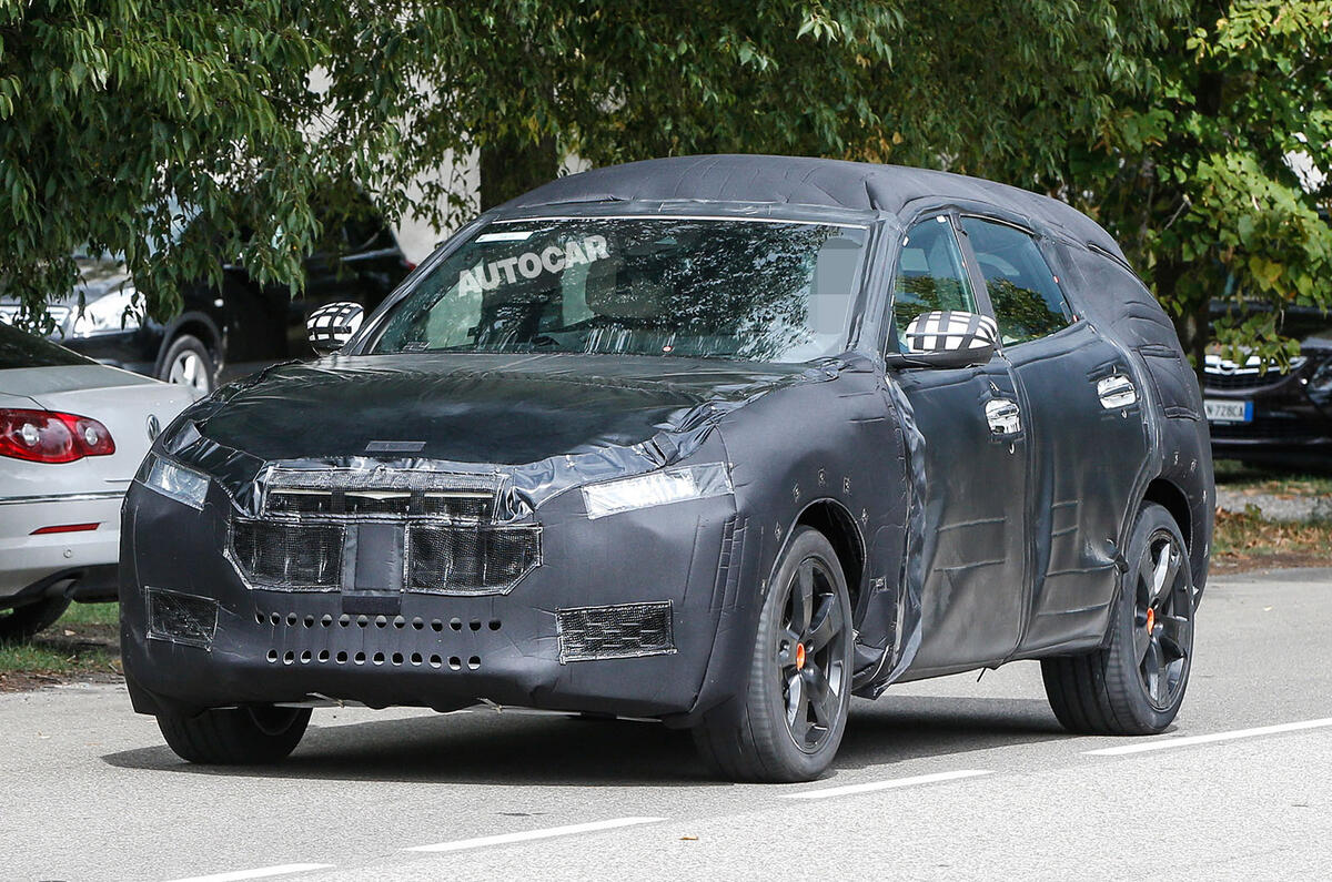 Maserati Levante spy photo