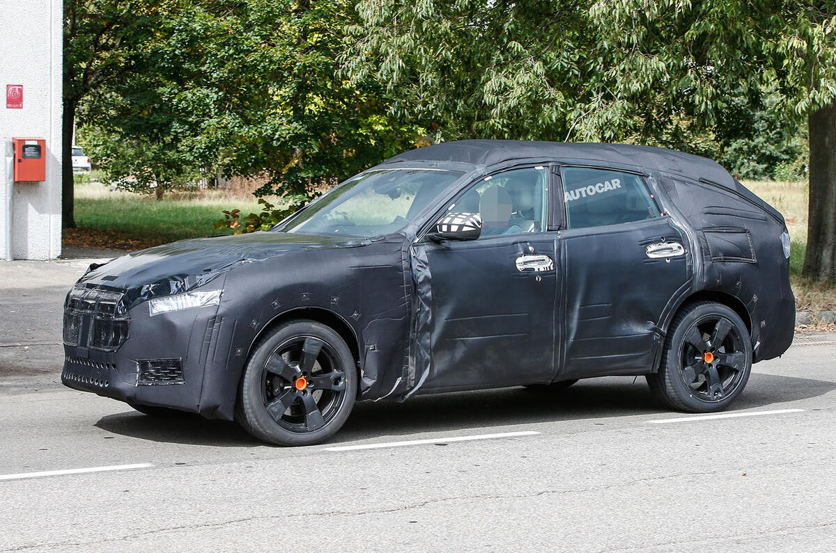 Maserati Levante spy photo