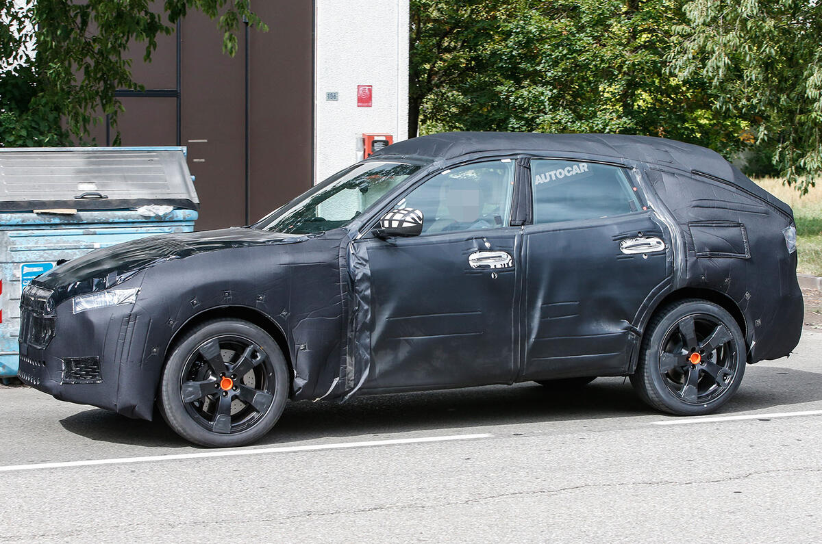Maserati Levante spy photo