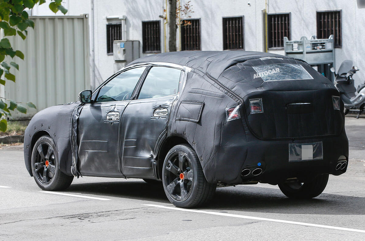 Maserati Levante spy photo