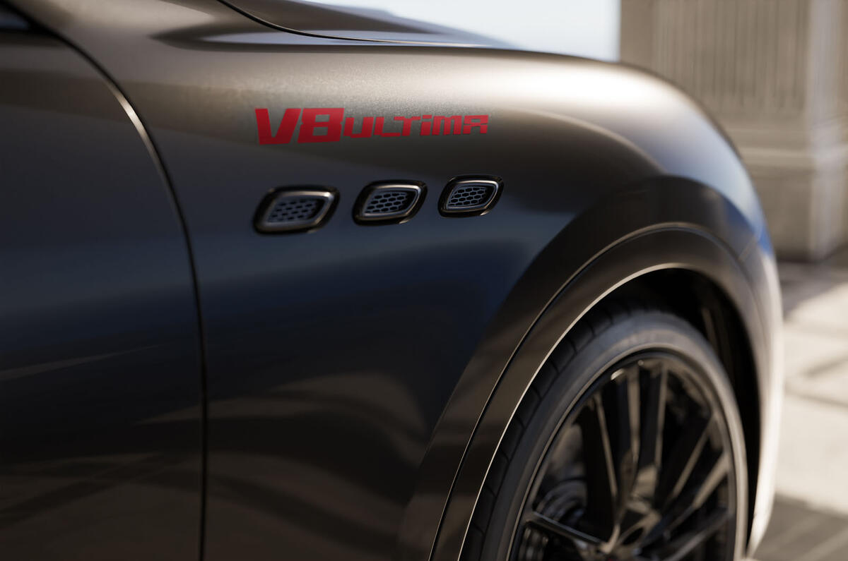 Maserati Levante V8 Ultima logo Maserati Levante V8 Ultima logo