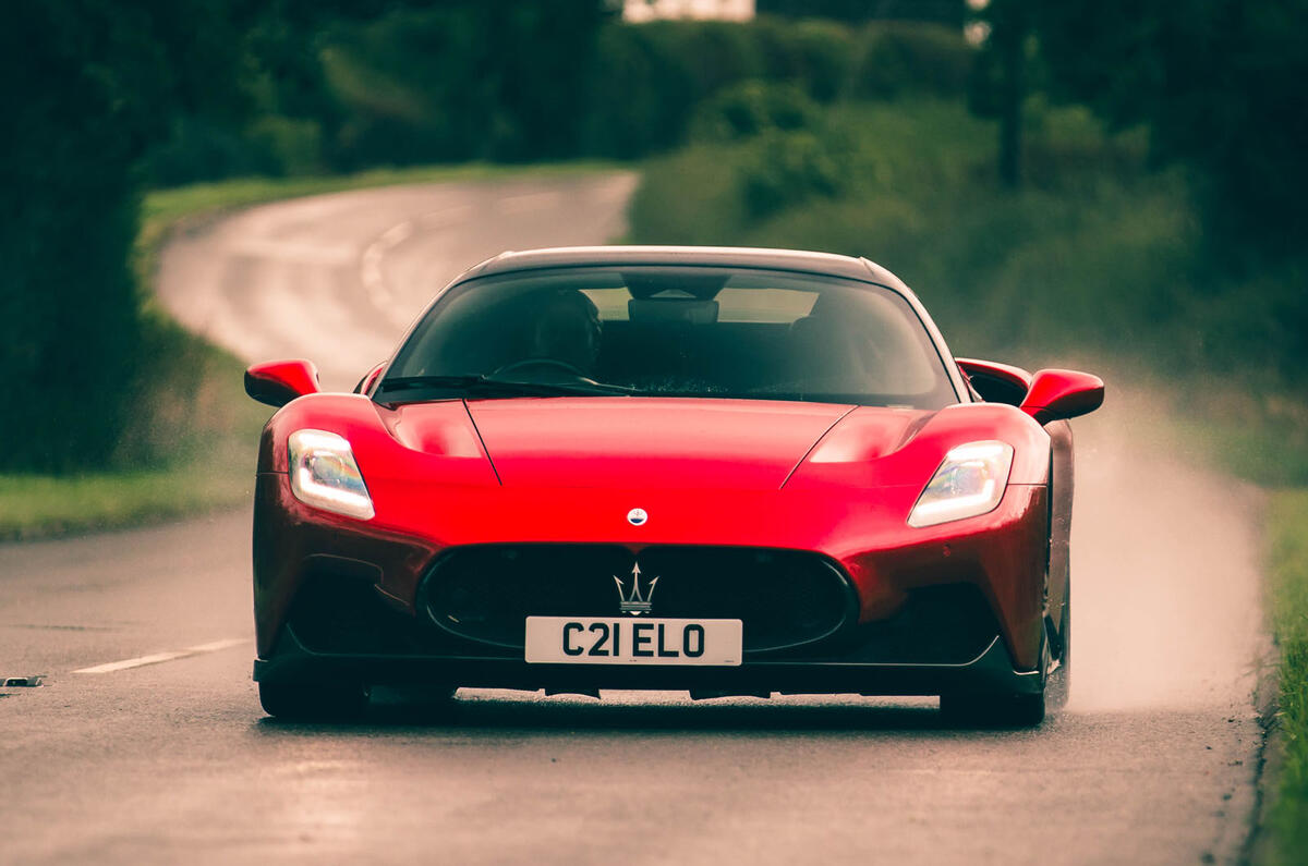 Maserati MC20 front quarter tracking