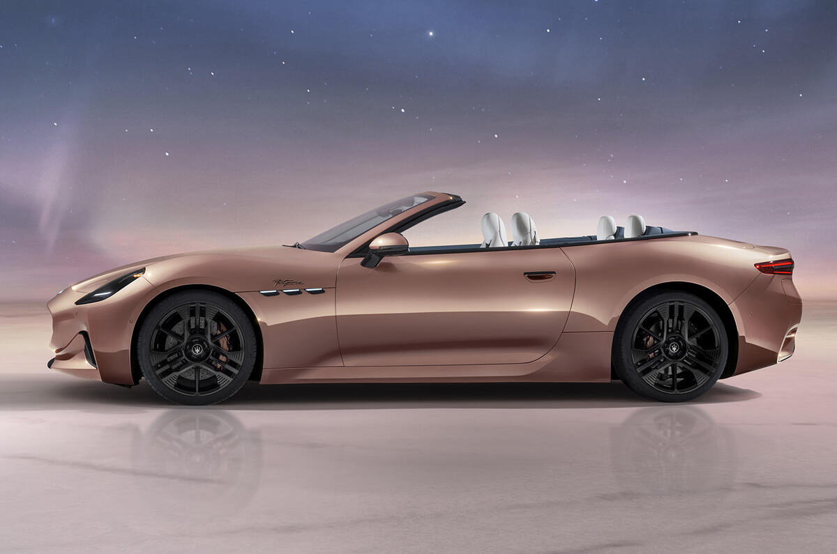 Maserati Grancabrio Folgore side view roof down Maserati Grancabrio Folgore side view roof down