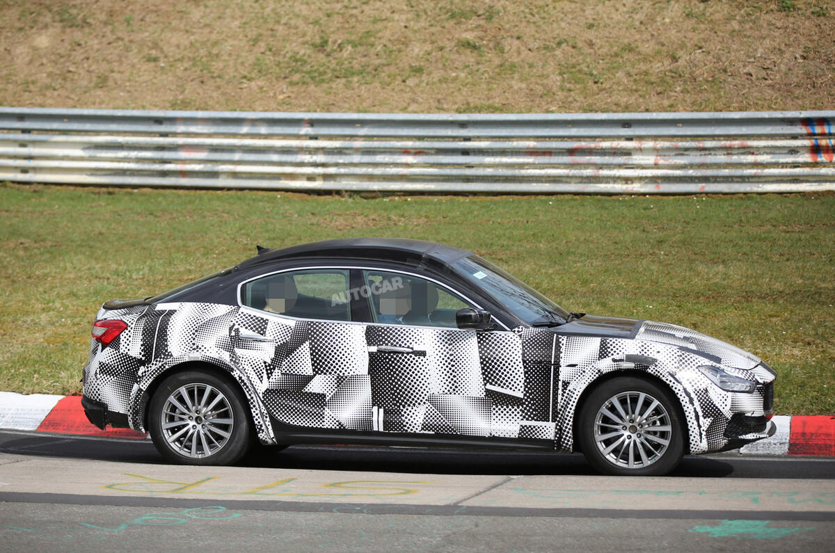 Maserati Levante spy photo