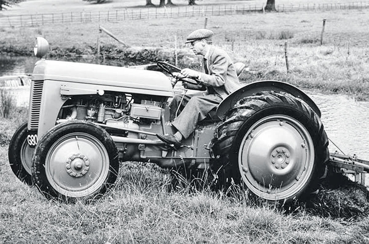 Massey Ferguson TE20