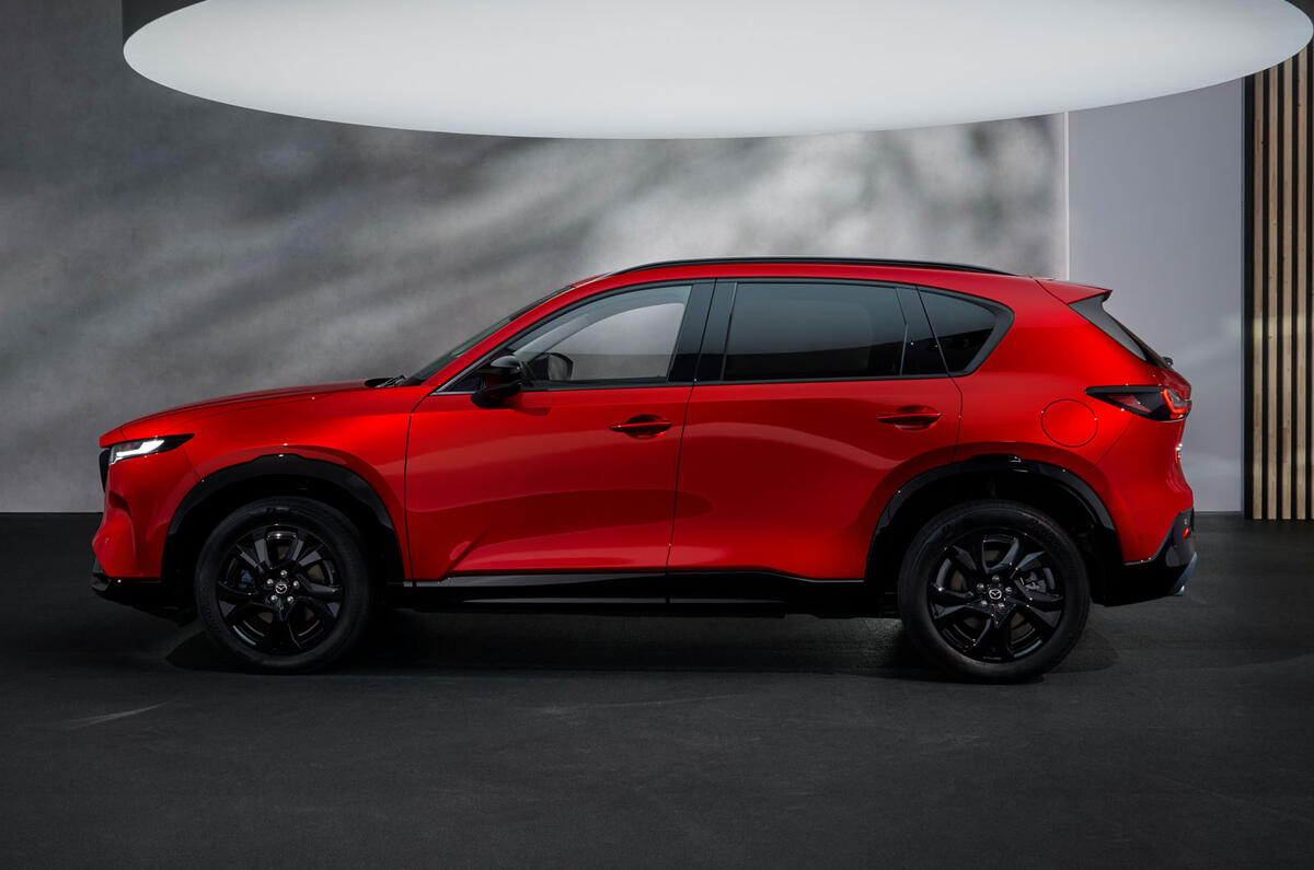 Mazda CX 5 2025 side static Mazda CX 5 2025 side static