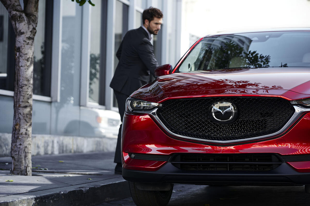 2017 Mazda CX-5 revealed at LA motor show