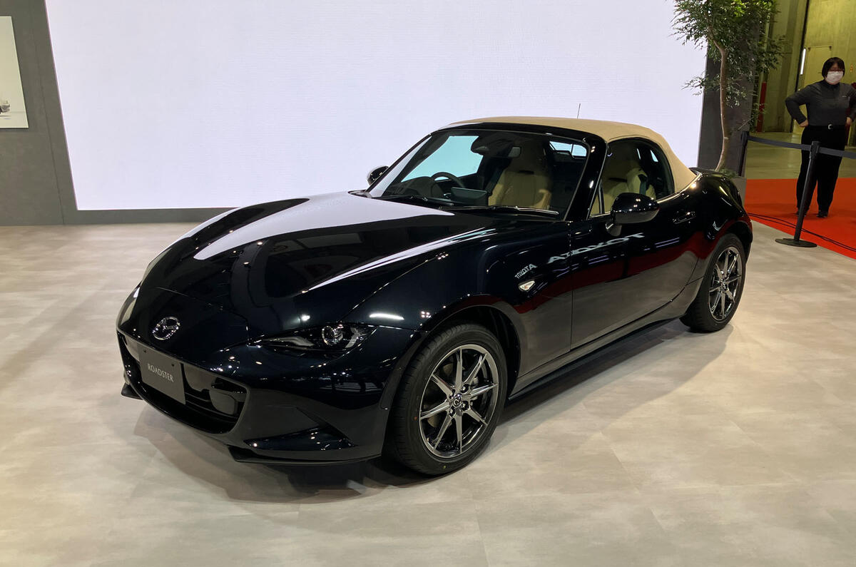 Mazda MX 5 facelift front quarter Mazda MX 5 facelift front quarter