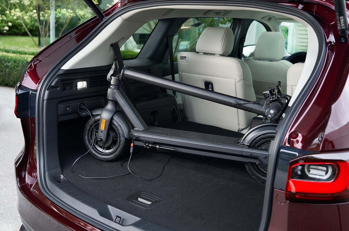 Mazda CX80 boot Mazda CX80 boot