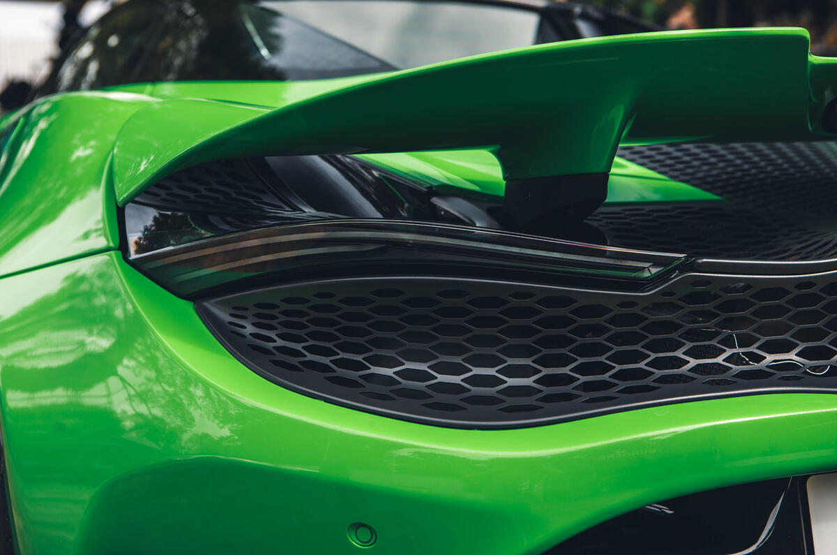 mclaren 750s rear light mclaren 750s rear light