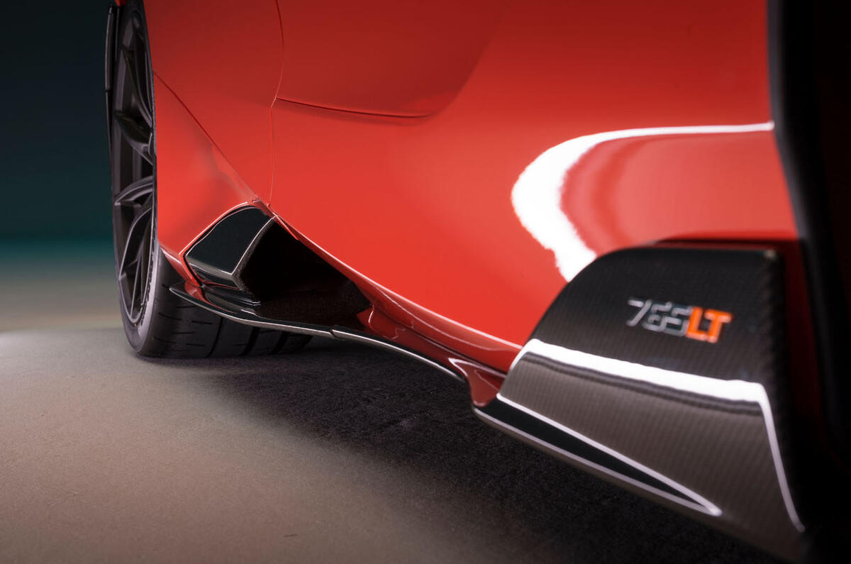 2020 McLaren 765LT - side skirt 2020 McLaren 765LT - side skirt