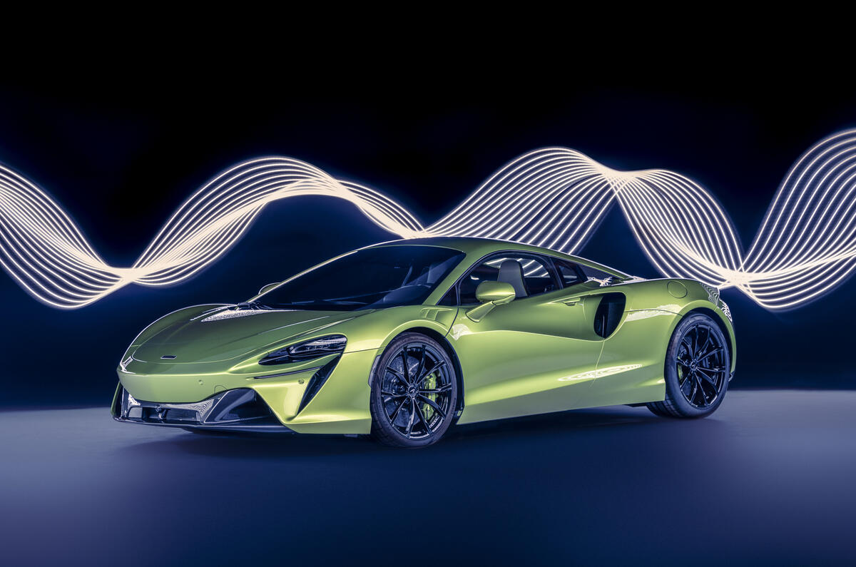 Mclaren Artura 2021 front quarter static studio Mclaren Artura 2021 front quarter static studio