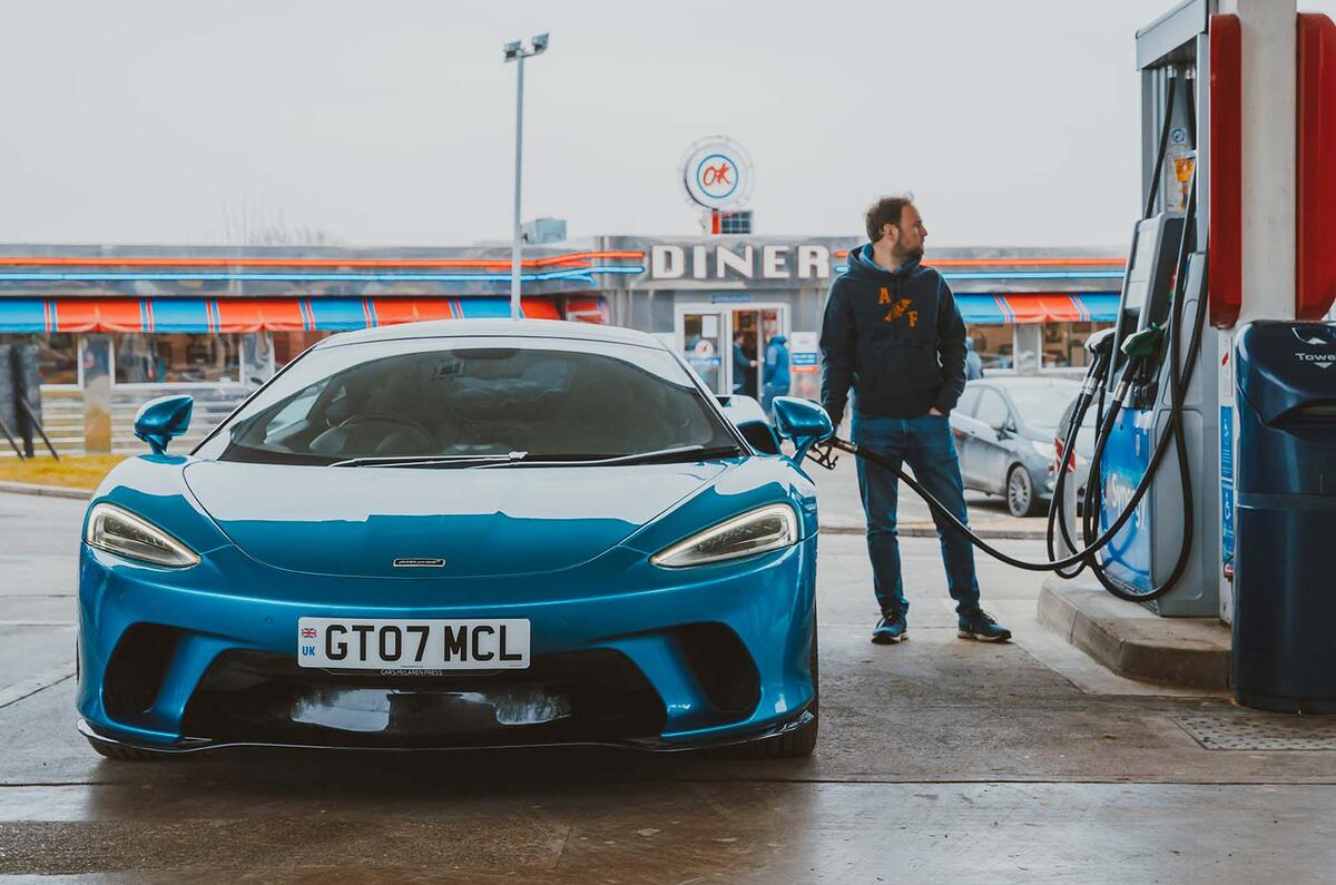 Mclaren GT front fuel stop Mclaren GT front fuel stop