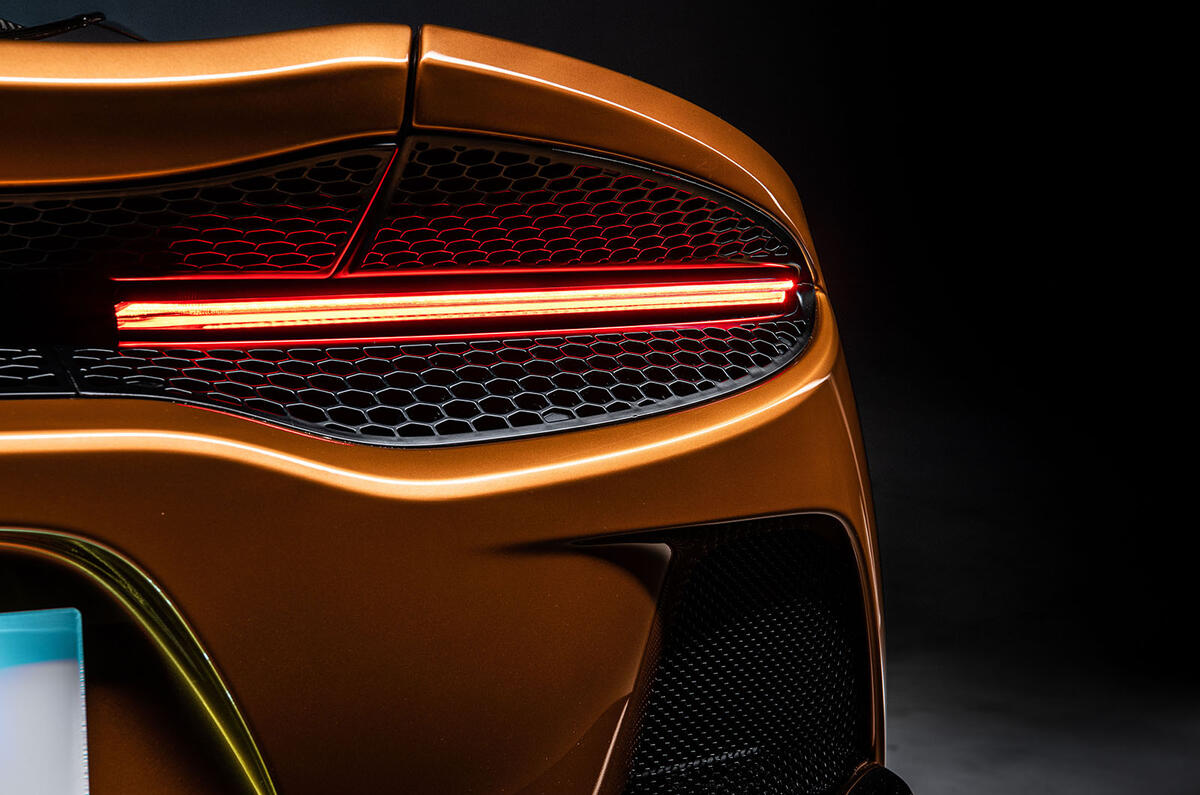 McLaren GT