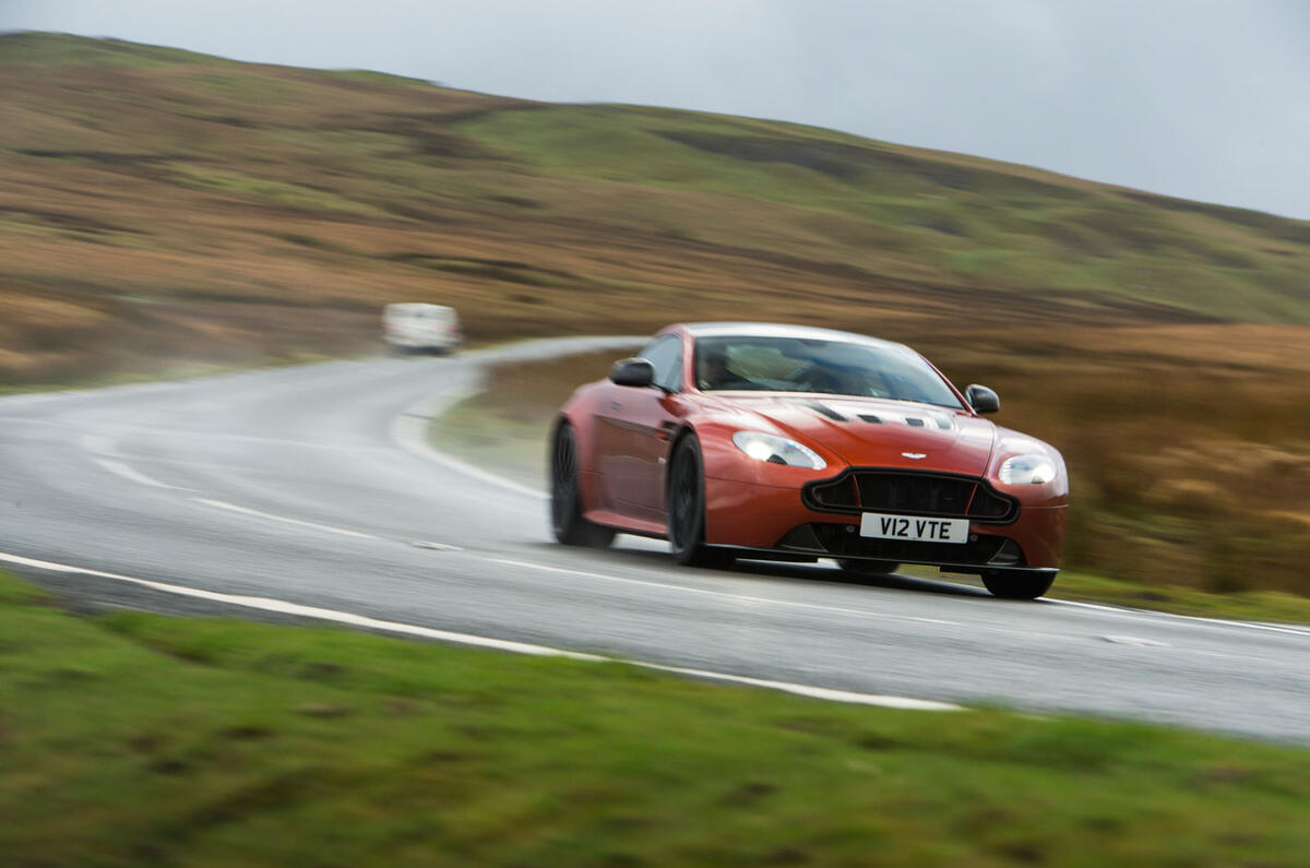 Aston Martin V12 Vantage