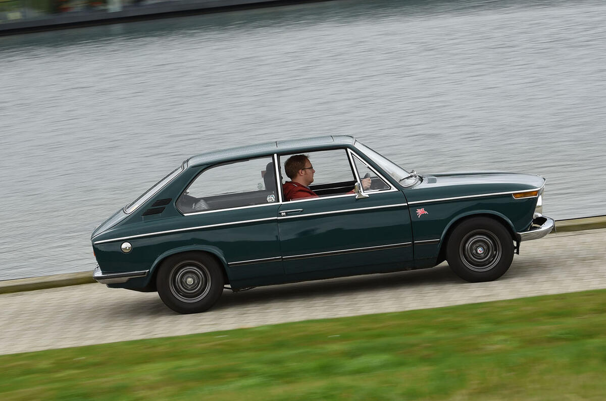 BMW 2000 Touring McLaren