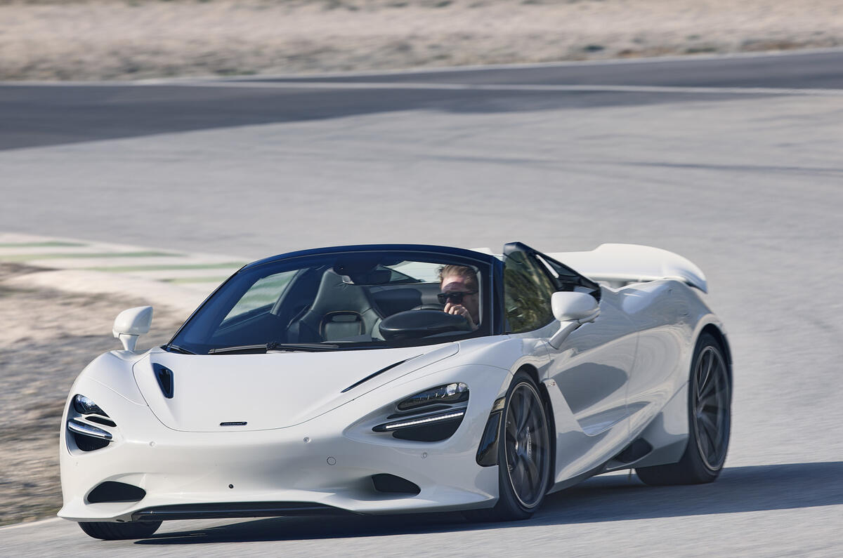 McLaren 570S in white McLaren 570S in white