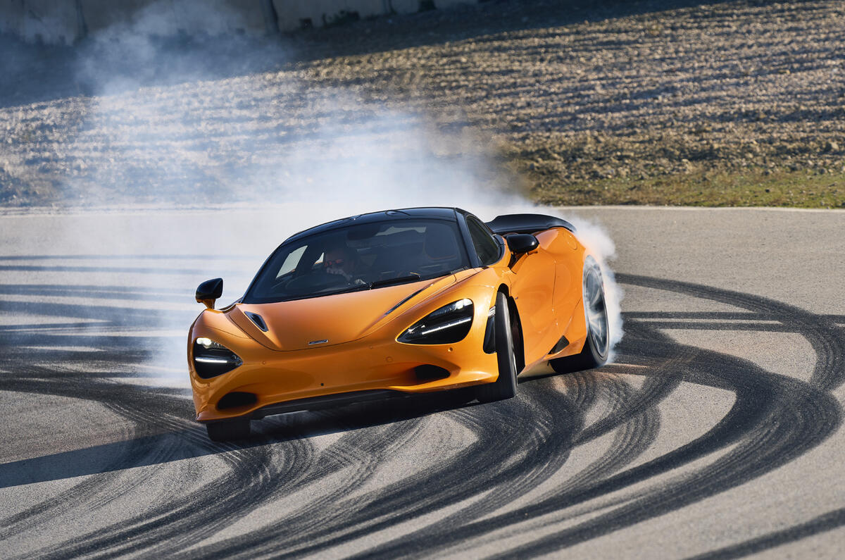 McLaren 570S sliding McLaren 570S sliding