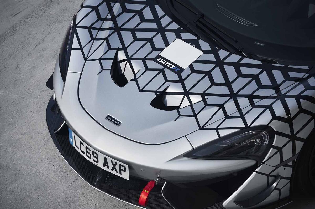 McLaren 620R splitter