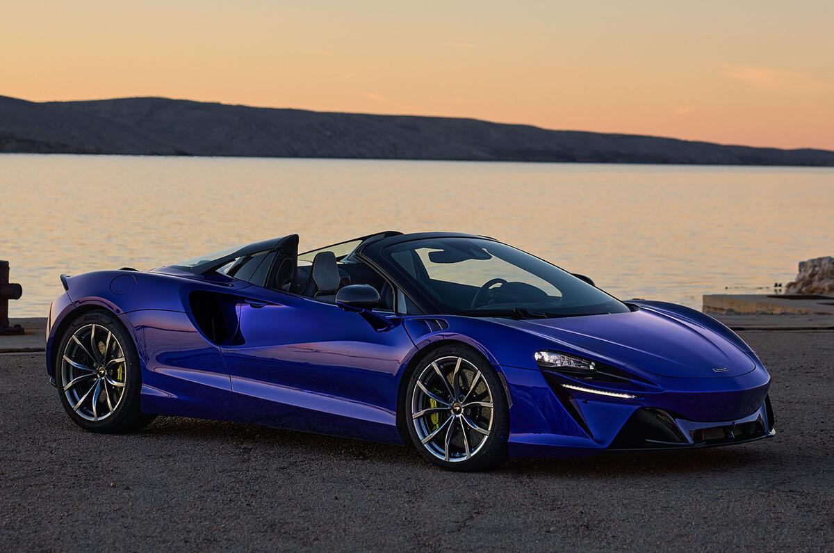 McLaren Artura Spider front three quarter static McLaren Artura Spider front three quarter static