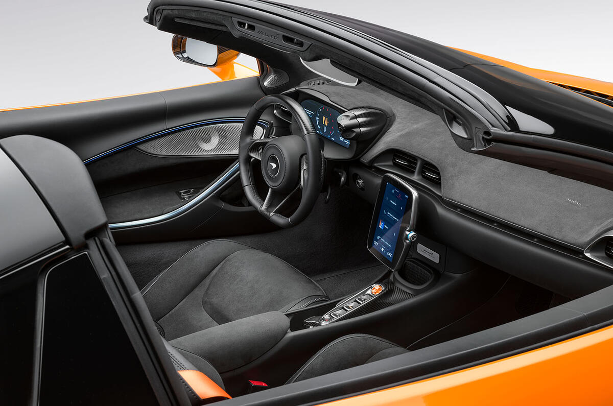 McLaren Artura Spider interior McLaren Artura Spider interior