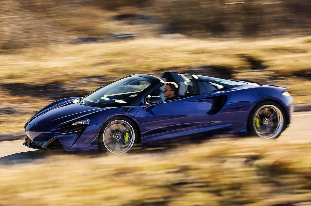 McLaren Artura Spider side tracking McLaren Artura Spider side tracking