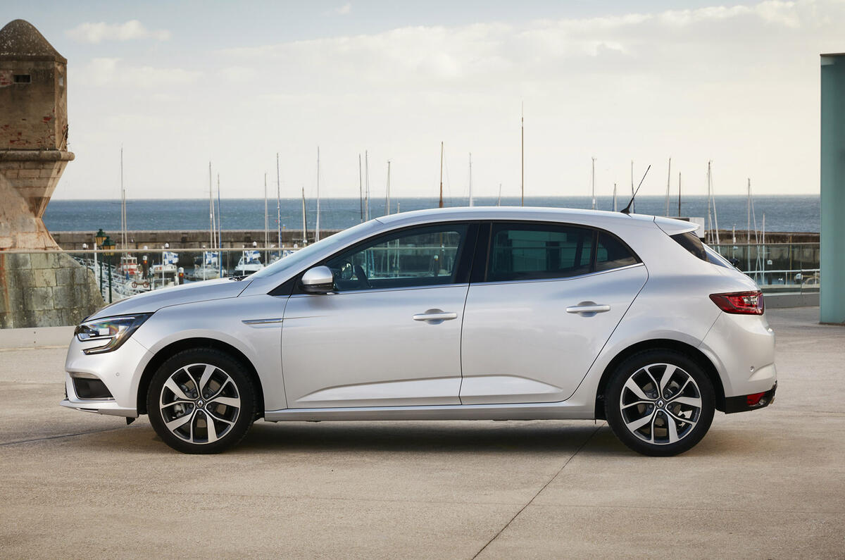 Renault Megane Sport Tourer Review 2015