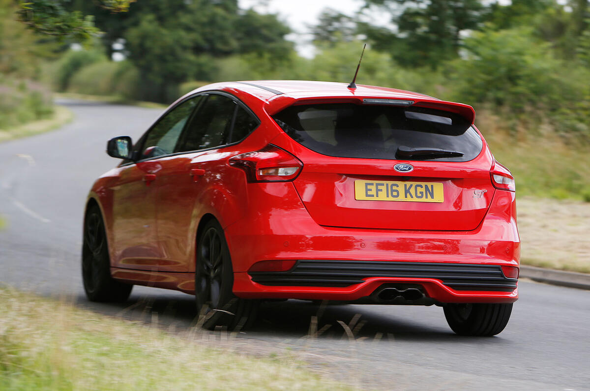 Renault Mégane GT vs Ford Focus vs VW Golf GTI