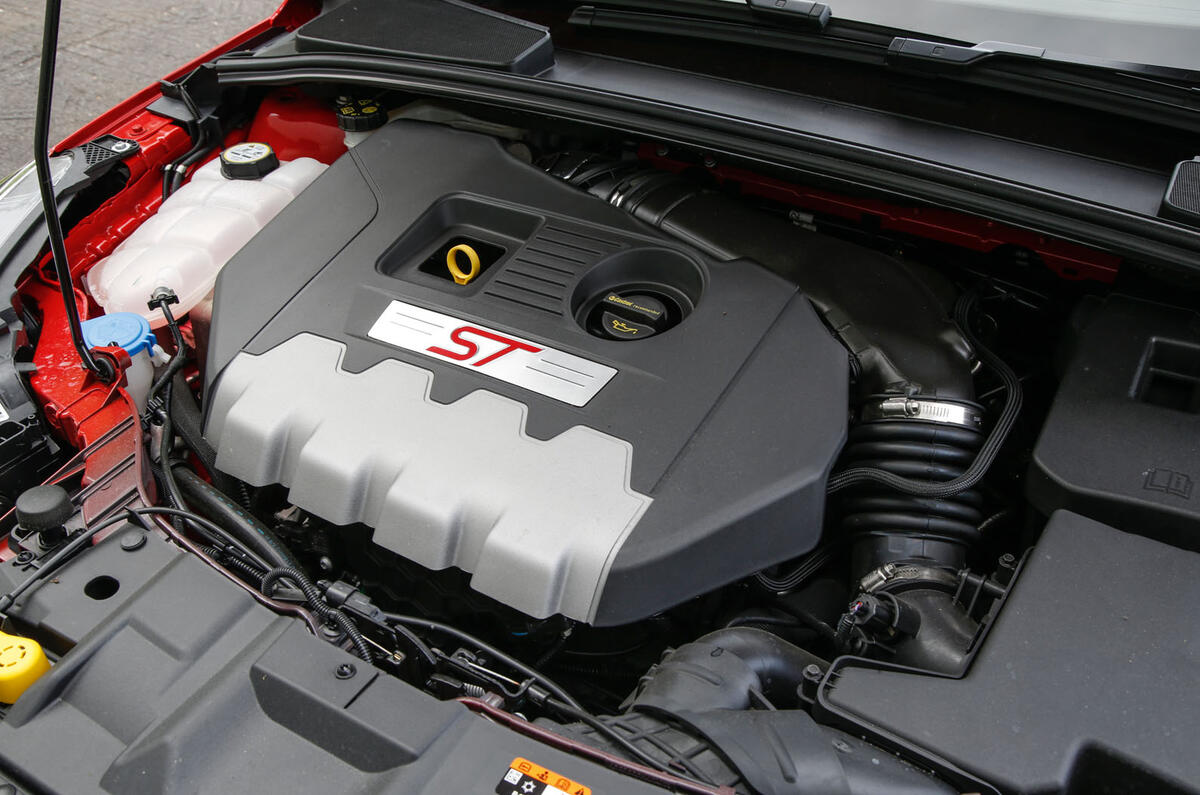 Renault Mégane GT vs Ford Focus vs VW Golf GTI