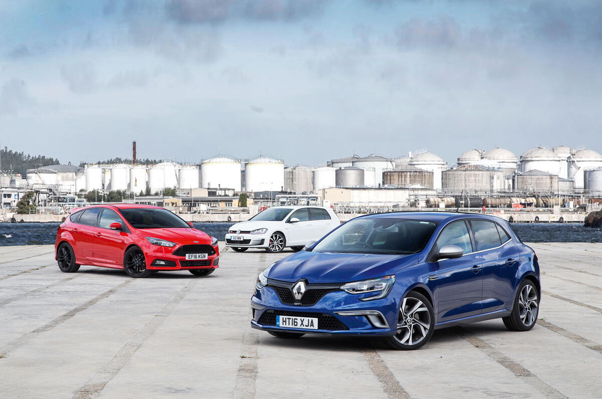 Renault Mégane GT vs Ford Focus vs VW Golf GTI - hot hatch ...