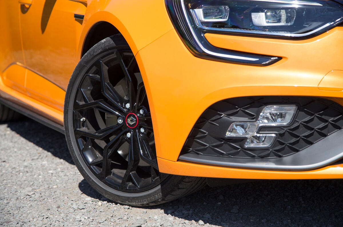 Renault Megane RS vs Honda Civic Type R
