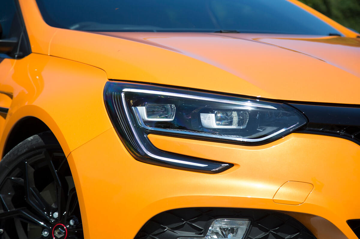 Renault Megane RS vs Honda Civic Type R