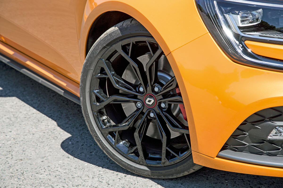 Renault Megane RS vs Honda Civic Type R